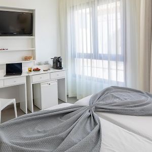 Habitación Estándar con 2 Camas Individuales